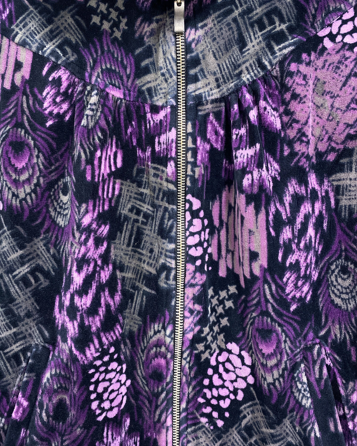 Vintage Velour Sweater with Peacock Feather Motif (M)