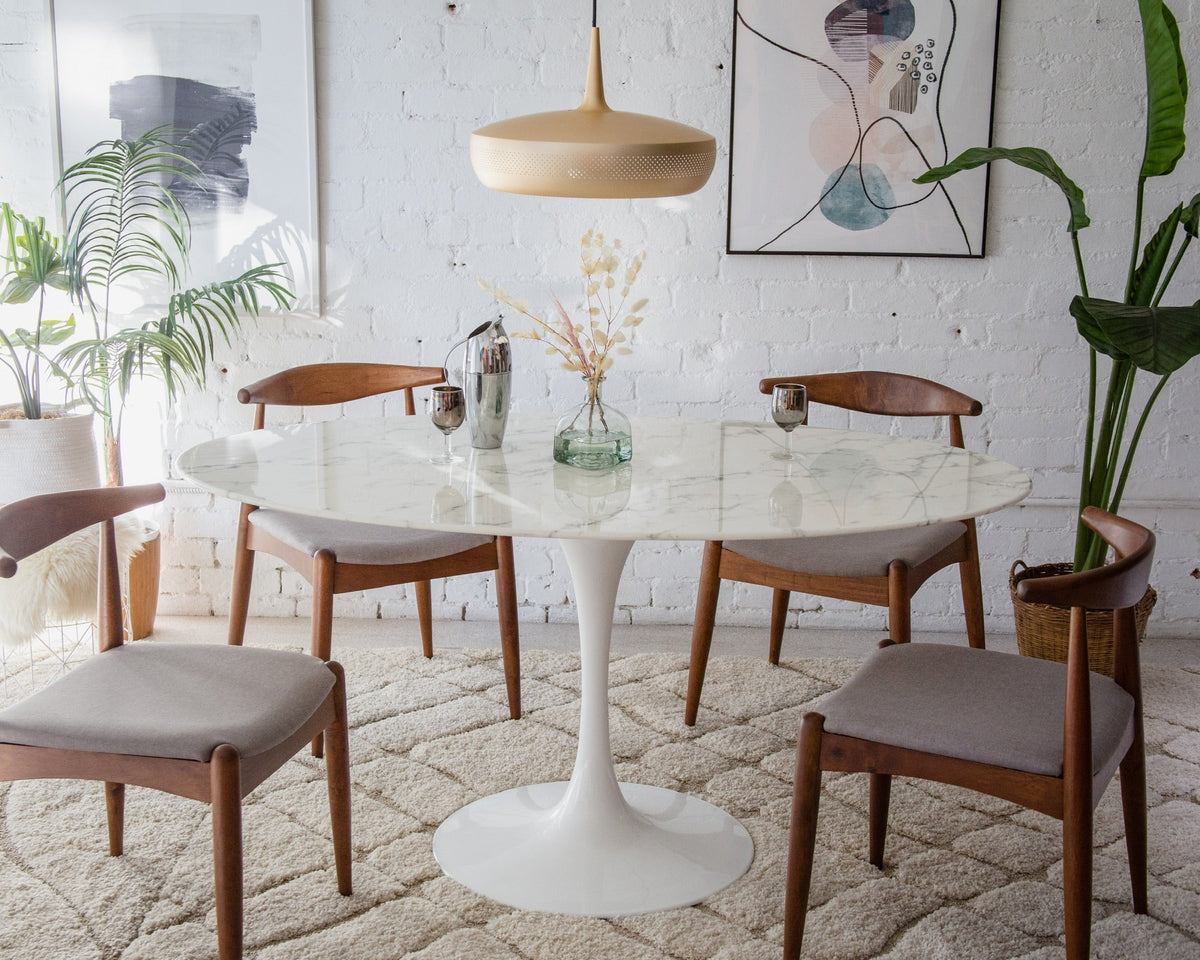 Daisy Faux Marble 60 in Oval Dining Table, White