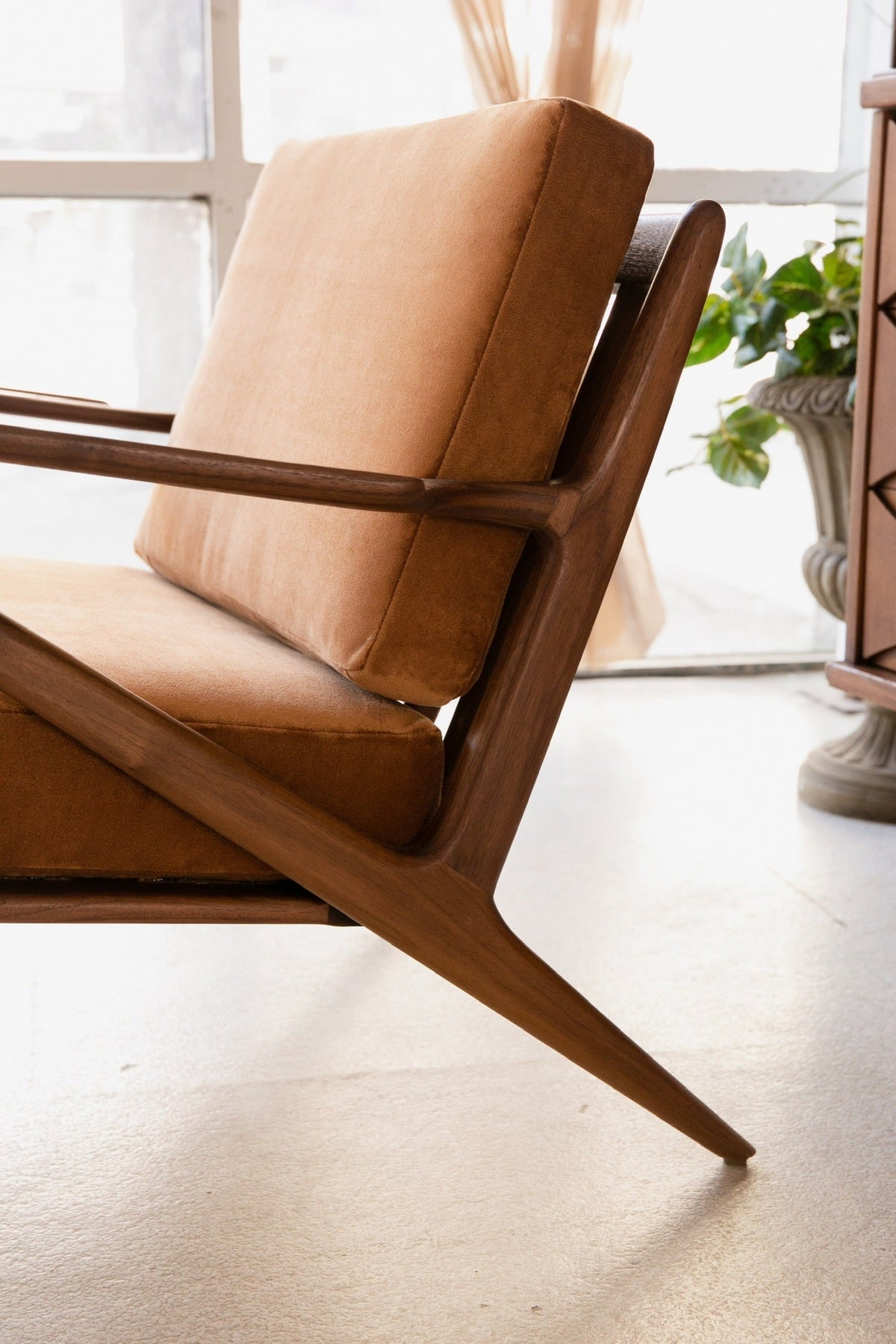 Ziggy Walnut Lounge Chair
