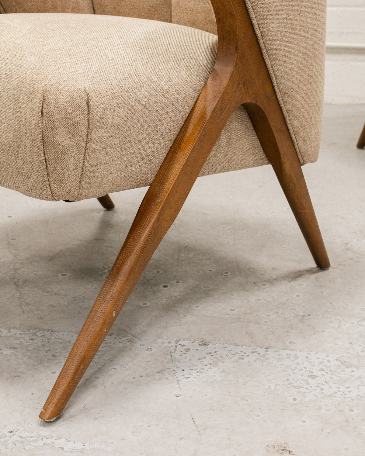 Park Avenue Chair in Almond