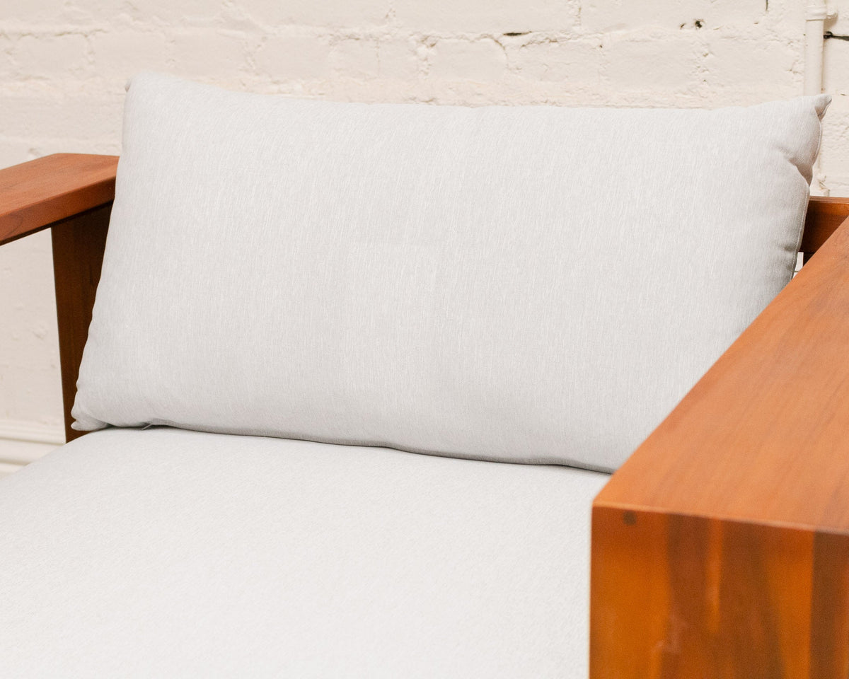 Zoe Modern Outdoor Lounge Chair