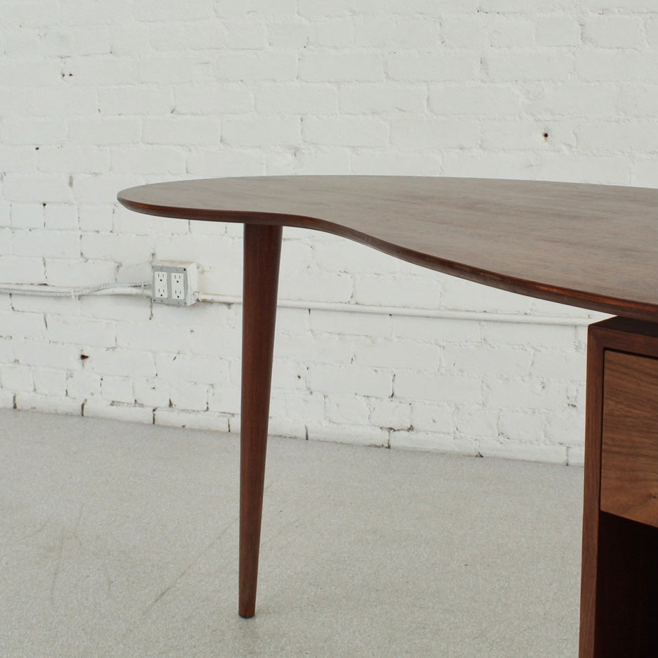 Sunbeam Exclusive Holiday Desk