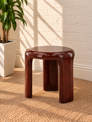 Klarisse Side Table in Chesnut
