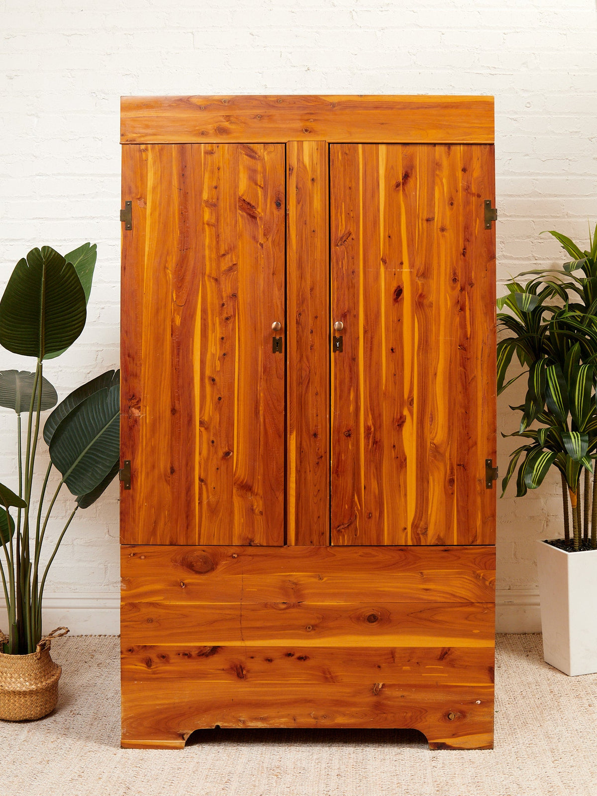 Pine primitive Mid-Century Vintage Armoire