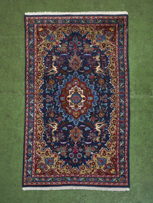 Vintage 7 ‘x 3 1/2 ‘ Rug