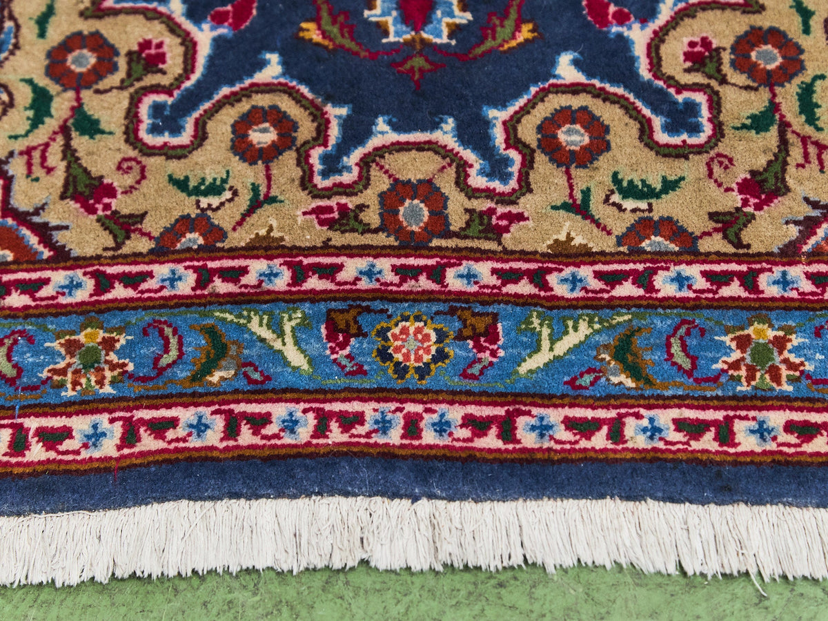 Vintage 7 ‘x 3 1/2 ‘ Rug