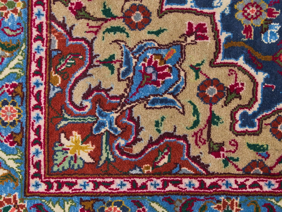 Vintage 7 ‘x 3 1/2 ‘ Rug