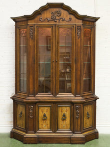Drexel Heritage Hutch