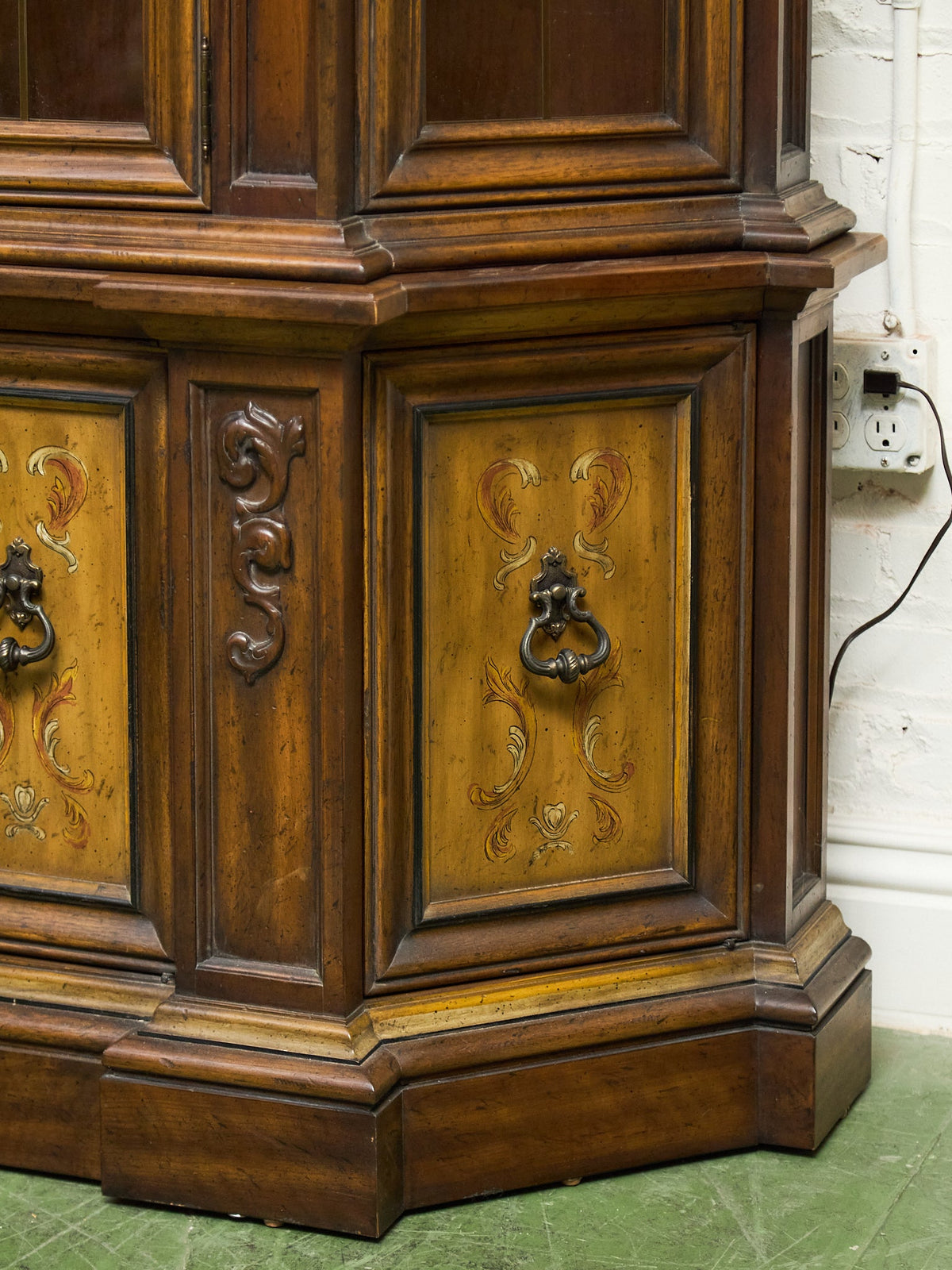 Drexel Heritage Hutch