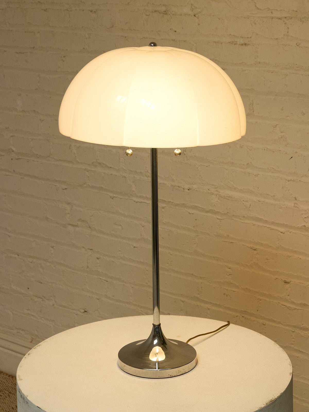 Vintage White Sculptural Dome Table Lamp